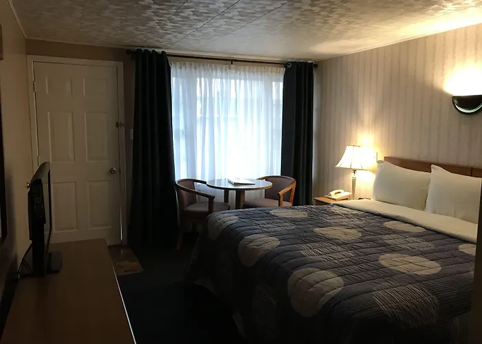 Moonlite Motel